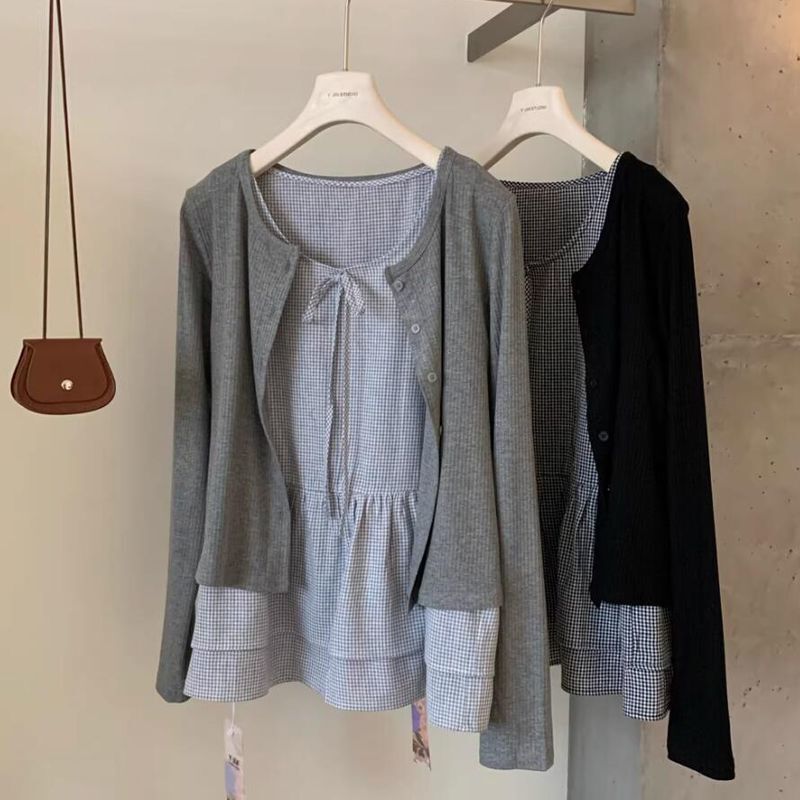 2026 Spring/Summer Collection: Layered Two-Piece Set with Solid Color Knit Cardigan + Plaid Vest with Bow Tie and Doll-Style Top 2026 Spring/Summer Collection: Layered Two-Piece Set with Solid Color Knit Cardigan + Plaid Vest with Bow Tie and Doll-Style Top