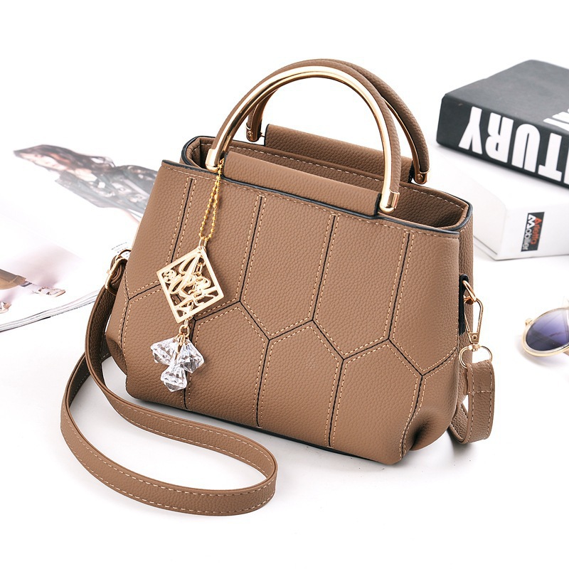 Winter handbag 2024 new fashion large-capacity bag middle-aged mother bag versatile single shoulder crossbody bag women's bag_voghion.com