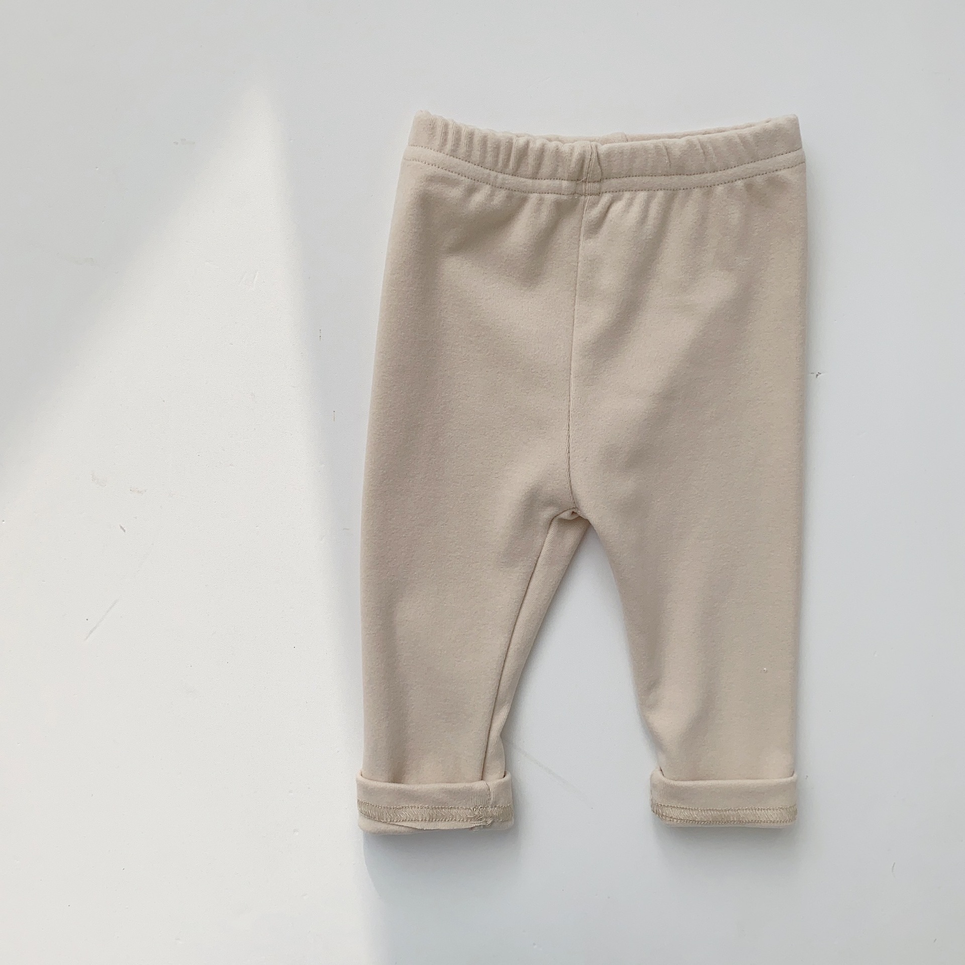 Leggings de color sólido de primavera y otoño para niños Pantalones de bebé para niños coreanos Pantalones de casa para bebés Ropa de primavera para niños y niñas