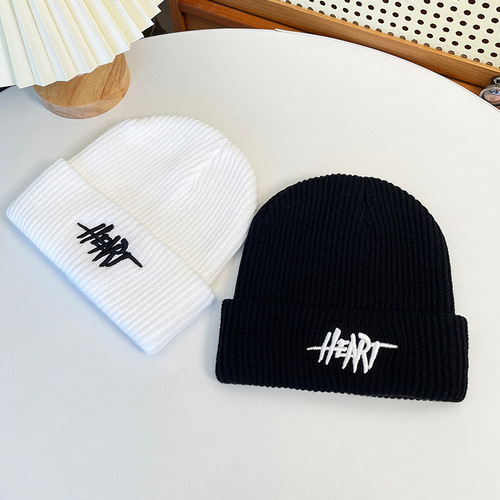 Korean alphabet embroidery knit hat for men, autumn and winter style, couple matching, fashionable hip-hop cold ear hat