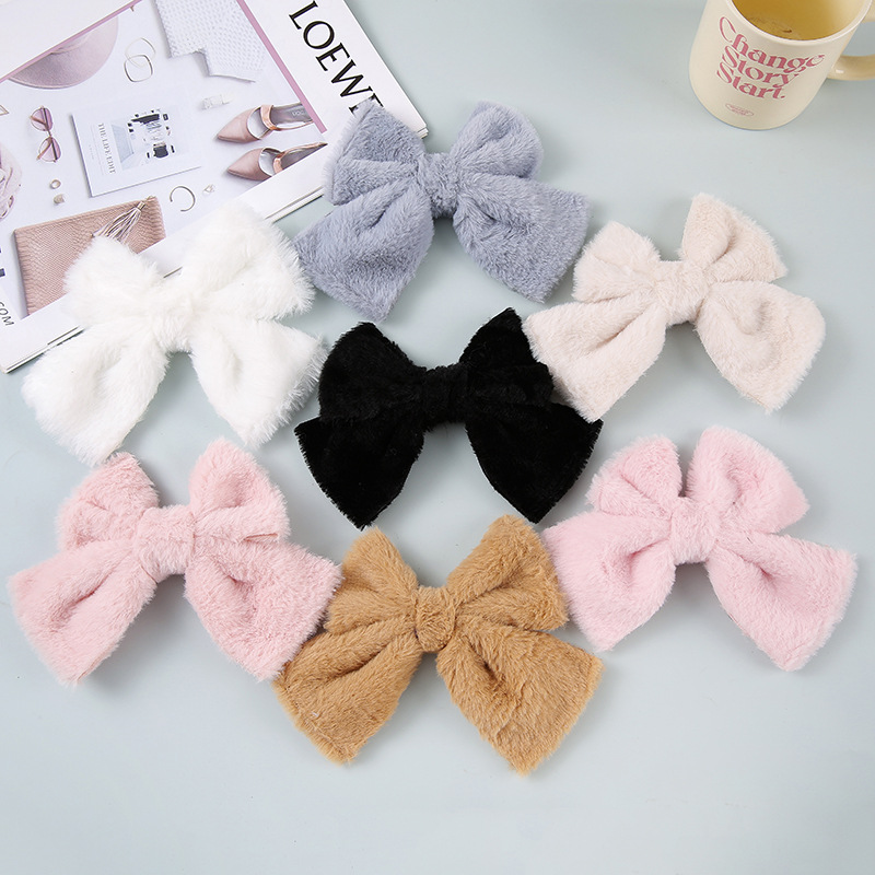 cute demi-season hairgrip with bow