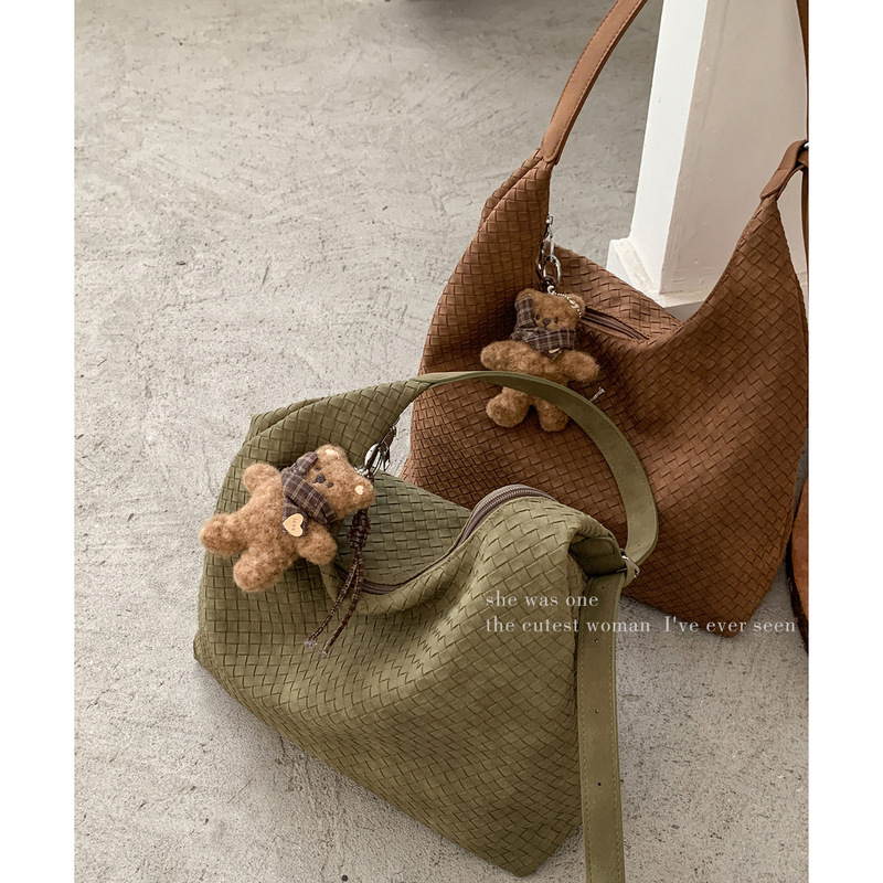 Cross-border casual large-capacity underarm bag for women, 2026 new style, simple woven tote bag, versatile commuter shoulder bag Cross-border casual large-capacity underarm bag for women, 2026 new style, simple woven tote bag, versatile commuter shoulder bag