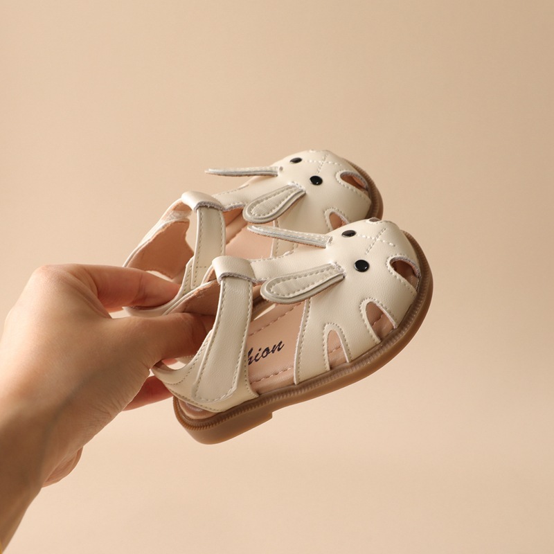 Rabbit girl's