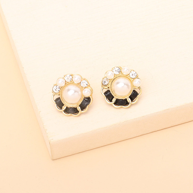 7g Weight Earrings Classification Wedding, Travel Occasion Women'S Gender White, Blue, Black Color Retro Geometric Flower Pearl Rhinestone Earrings 6