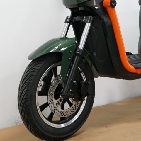 2025 New South American Electric Vehicle Commuter High Carbon Steel
