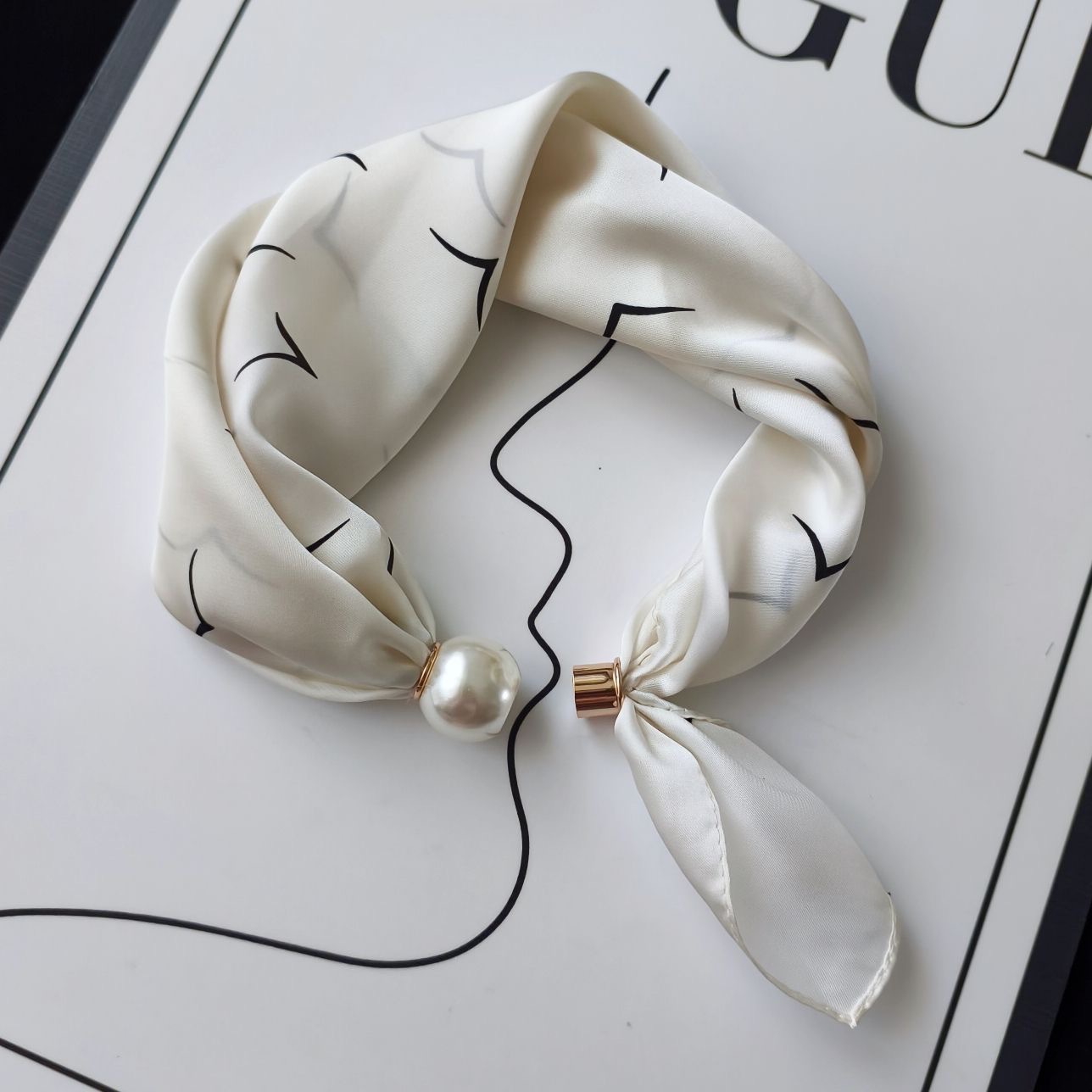 Vintage Large Pearl Magnetic Clasp Long Silk Scarf for Women, Spring and Summer Thin Neck Scarf, 2026 New Decorative Neckerchief