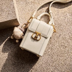 携帯電話バッグ女性のショルダーレディースバッグ2025新しい夏のニッチ多用途ミニバッグ女性の軽量小型ショルダーバッグ