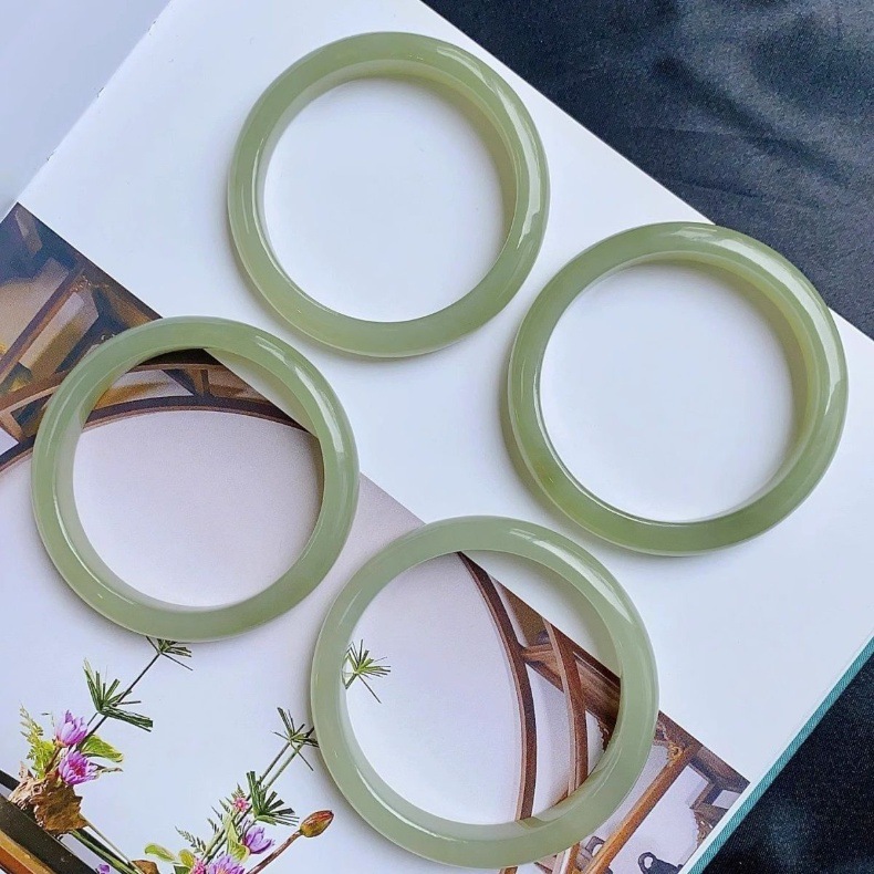 Vòng tay ngọc bích Tân Cương Hetian băng trong xanh trắng cao cấp chi tiết 8