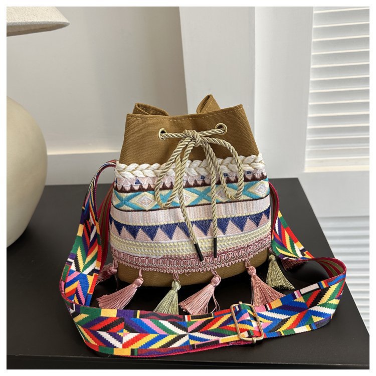 Women's Medium Canvas Geometric Ethnic Style Tassel String Bucket Bag display picture 60