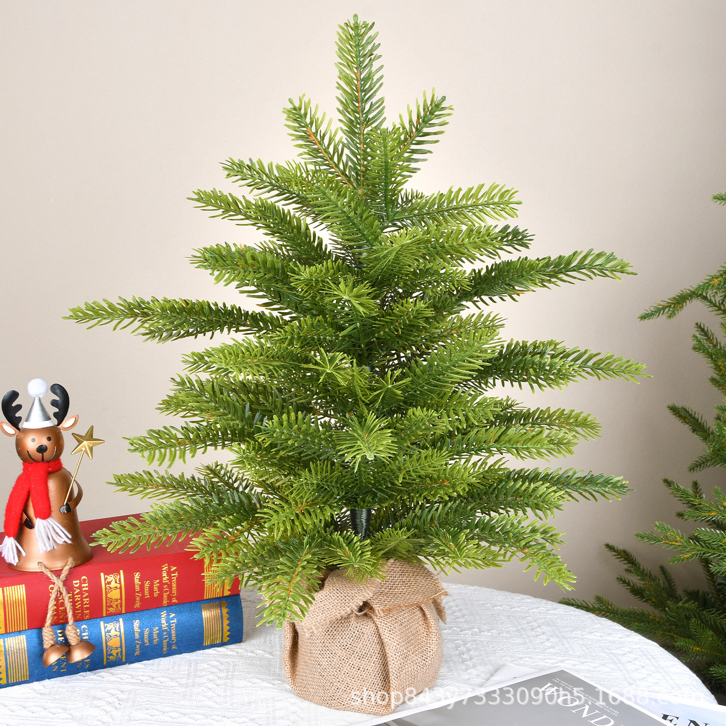 Decoración de Navidad 50 ~ 70cm pequeña decoración de árbol de Navidad PE decoración de escritorio diseño de escenario de árbol de mangá