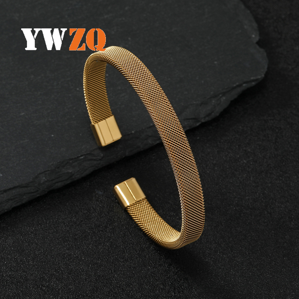 Bracciale elastico in titanio con maglia piatta anti-scolorimento con apertura a forma di C e gioielli in acciaio inossidabile_voghion.com