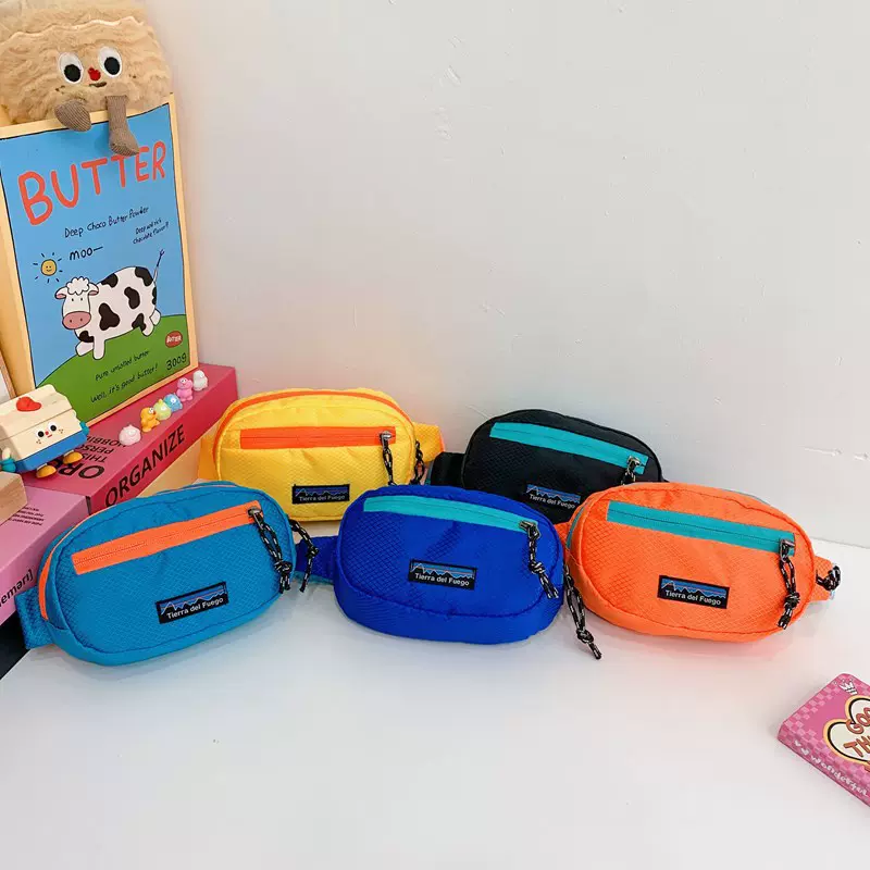 韩版时尚撞色男女童胸包洋气字母户外运动小孩腰包新款儿童零钱包