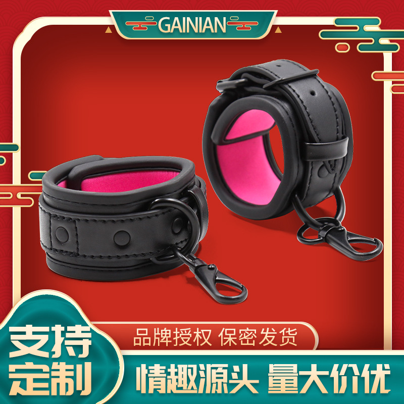 Manufacturer Wholesale Handcuffs Auxiliary Black Sponge Bdsm Handcuffs Leather Couple Alternative Toys Sm Sex Passion