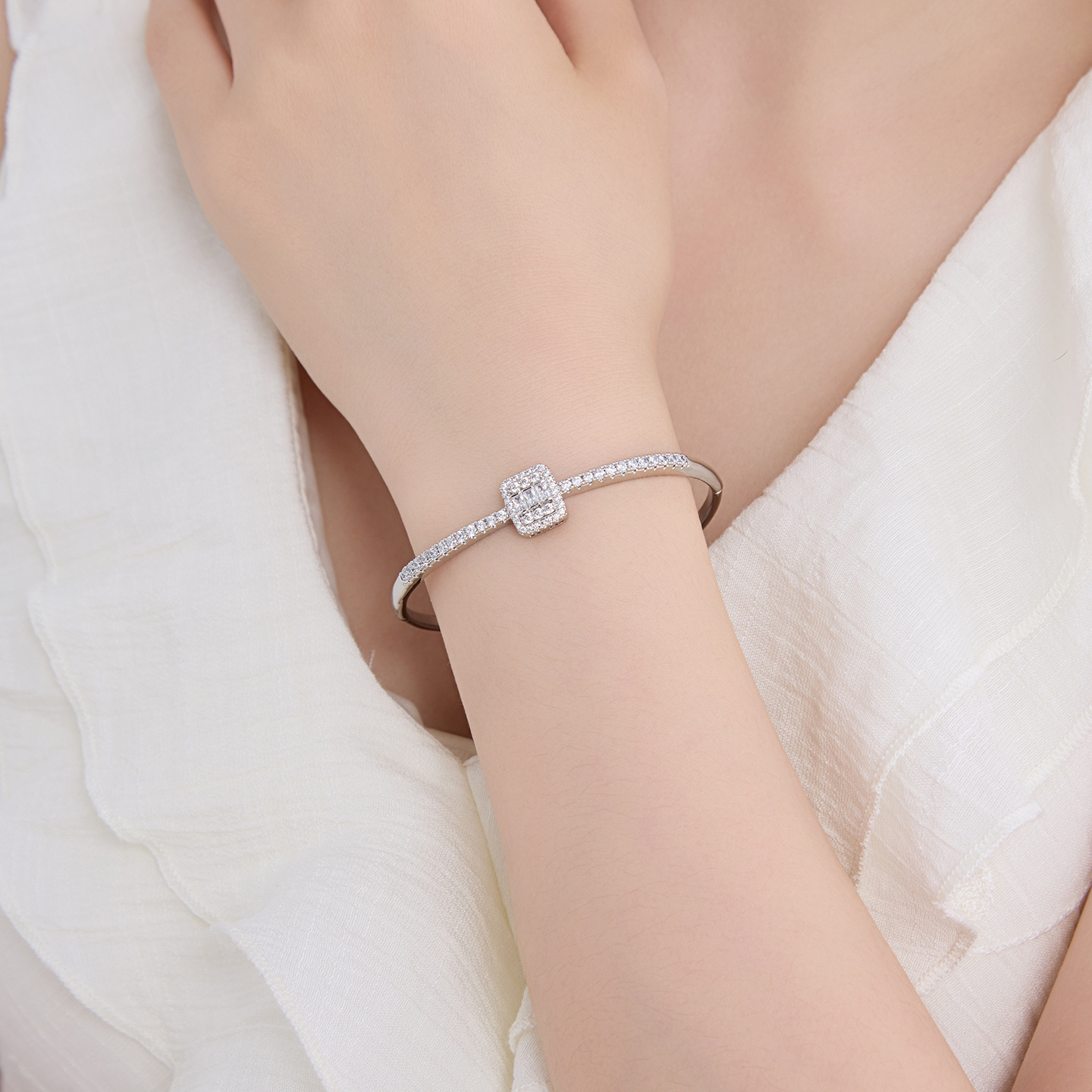 Pulsera con Gemas Incrustadas para Mujer, Aleación de Cobre, Geométrica, Galvanizada image 4