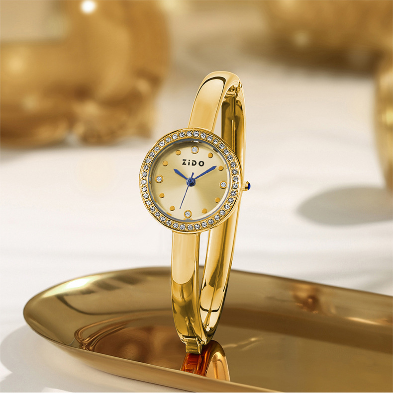 Four-leaf Clover Bracelet Round, Exquisite, Fashionable Bracelet-style Women's Quartz Watch, E-commerce Wholesale, Live_voghion.com