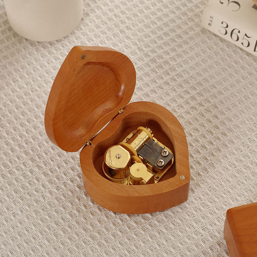 Heart-shaped solid wood music box wholesale wooden mini music box Chinese Valentine's Day gift for girlfriend kindergarten small gift