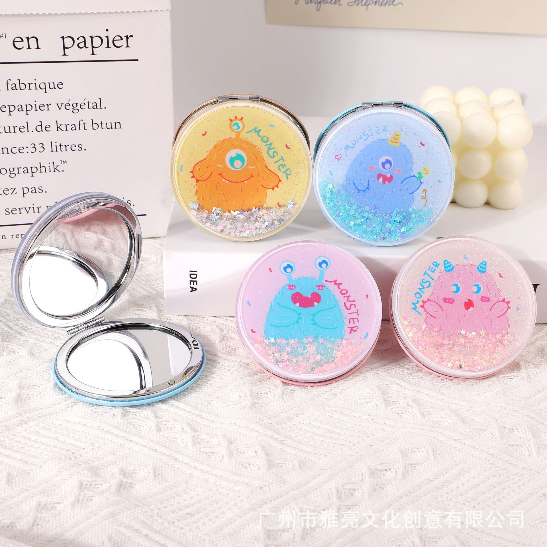 Espejo de maquillaje redondo con arena líquida, moderno y creativo, espejo compacto portátil, espejo de belleza con diseño de arena líquida.