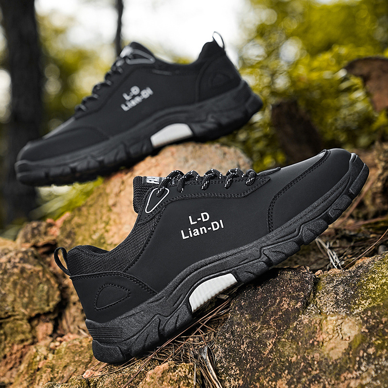 Zapatos de seguro laboral nuevos zapatos de moda antideslizantes de montañismo al aire libre en invierno 2024 zapatos casuales de gran tamaño para hombres con suelas gruesas