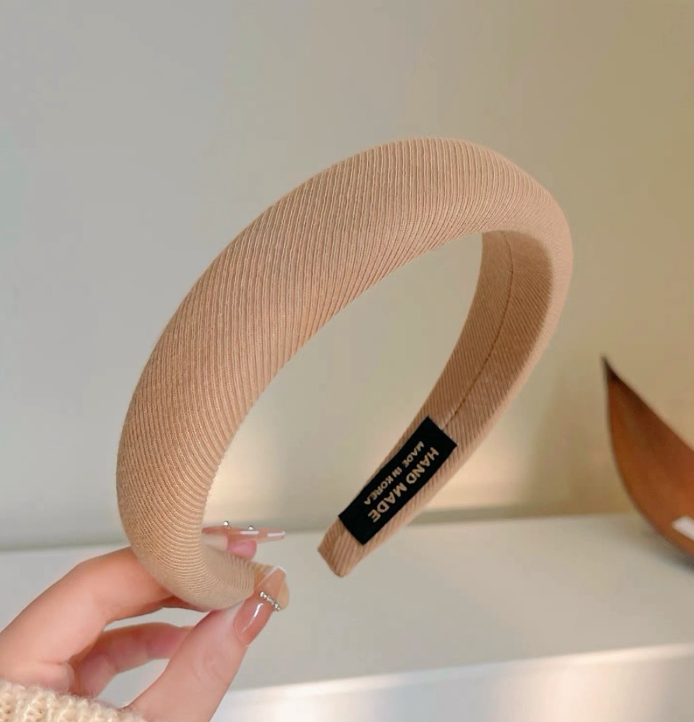 # 150 khaki twill wide-brimmed headband
