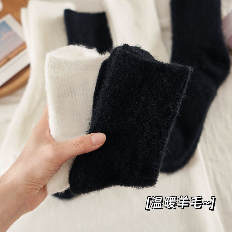 新款袜子女秋冬季中筒袜加绒加厚黑白色水貂绒堆堆月子毛绒长筒袜