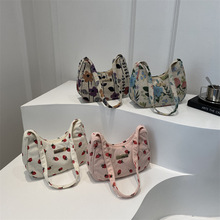 腋下包包女2024新款潮秋季可爱草莓小方包文艺单肩小包休闲斜挎包