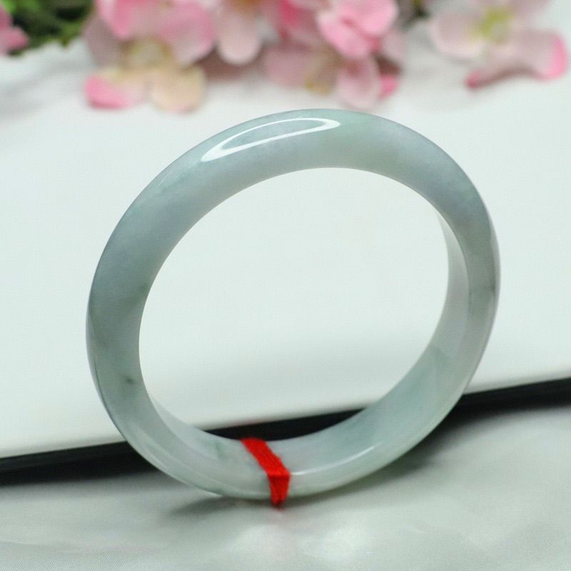 Vòng tay ngọc bích tự nhiên Miến Điện loại A cao cấp cho nữ màu xanh nhạt
