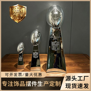 ����NFL�ϙ��򪄱������몄��¡�͵ϱ���Vince Lombardi Trophy