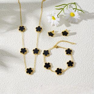 European and American fashionable five-leaf clover titanium steel necklace set for women niche plum blossom pendant clavicle chain temperament five-leaf flower necklace