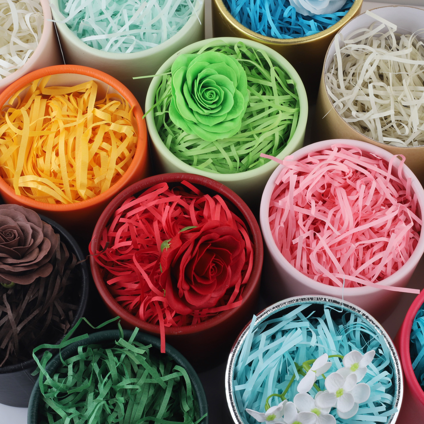1000g de papel de paja Laffei en stock plegado regalo de papel triturado envasado caja de regalo de relleno de papel triturado kg