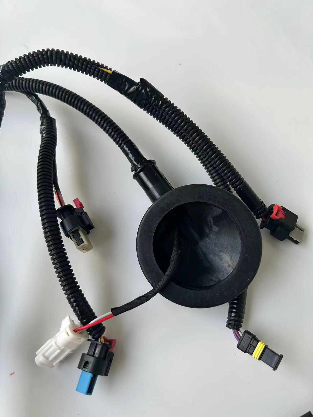 Suitable for Tesla Accessories Model Y Front Gantry Wiring Harness Water Tank Frame Wiring Harness 2567961-00-B