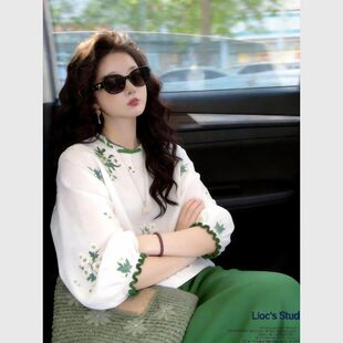 �ļ��¿�߼��д���һ���׶�Ͱ��Gɫ�黨�r������Ư���ɼ����bŮ