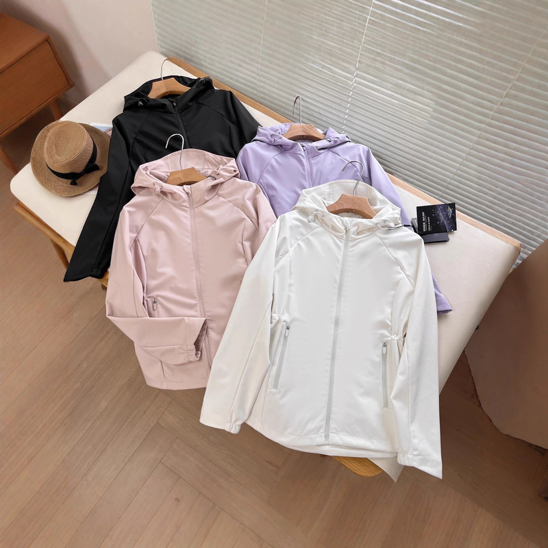 Mountain Hiking Slim Waist Soft Shell Jacket for Women 2025 Winter Windproof Waterproof Mountaineering Jacket 25061 Windproof Jacket