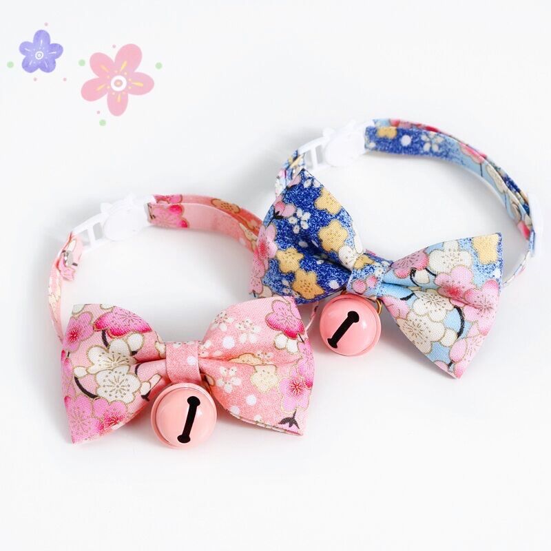 Flor de cerezo de estilo japonés campana ajustable botón de seguridad gato perro collar arco accesorios adorables mascotas