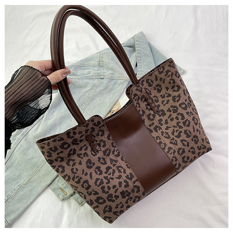 Comercio exterior nuevo leopardo bolso de mujer bolso de mano 2024 moda bolso de moda bolso de hombro estilo retro europeo y americano