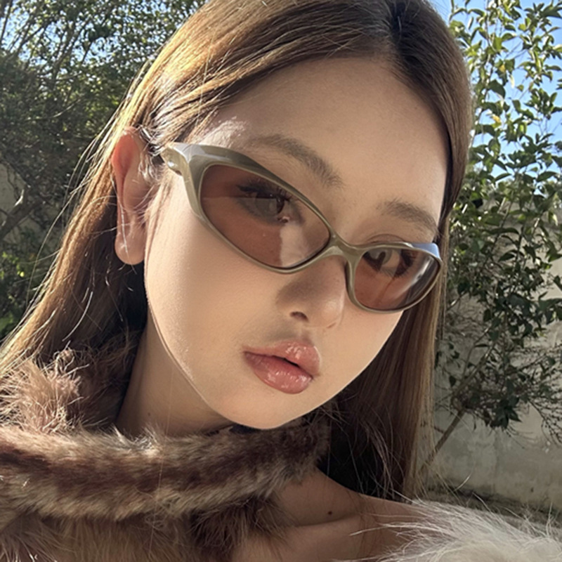 60g Weight Full Frame Glasses Structure Exaggerated Punk Streetwear Solid Color PC UV400 Protection Special-Shaped Mirror Full Frame Women's Sunglasses