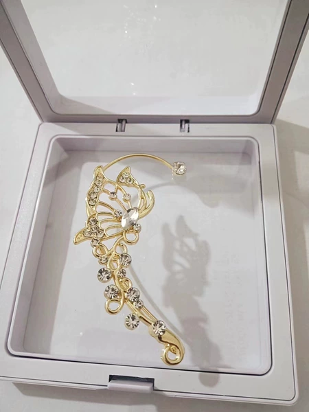 Golden zirconium