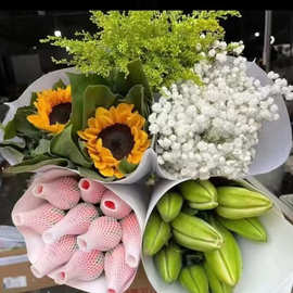 鲜花带花苞百合玫瑰向日葵康乃馨