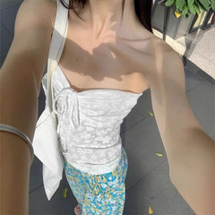 フランスの白い首の立体的な花柄のデザインのストラップの上着の女性の夏のギャルは縄を引いて胸を拭きます。