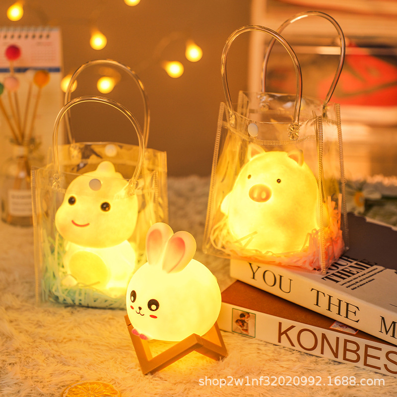 Venta directa de fábrica de luz de la noche del conejo celebridad en línea puesto de mercado nocturno suministro al por mayor juguetes luminosos niños dormitorio lámpara de noche