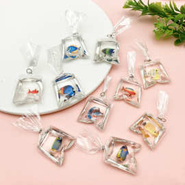 DIY创意仿真树脂小金鱼鲤鱼透明袋子配件包包钥匙扣手机链小吊坠