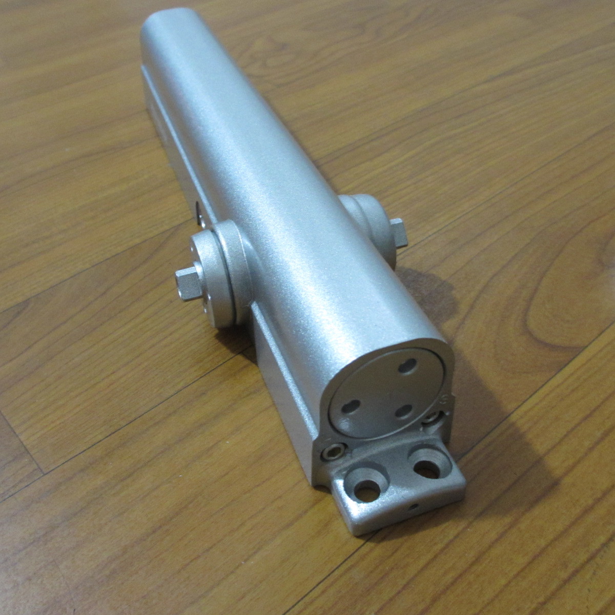 ASSA ABLOY亚萨合莱美标闭门器AA7500重型门可调力度带BC缓冲功能-阿里巴巴