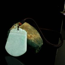 广州一缘阁翡翠吊坠 玉石饰品工厂货源缅甸玉加工订制挂件