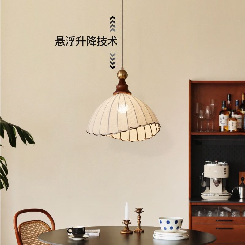 Lámparas de comedor estilo francés tranquilo estilo de lámparas medievales simple estilo de alojamiento moderno bar mesa de comedor pequeño candelier candelier de estilo medieval