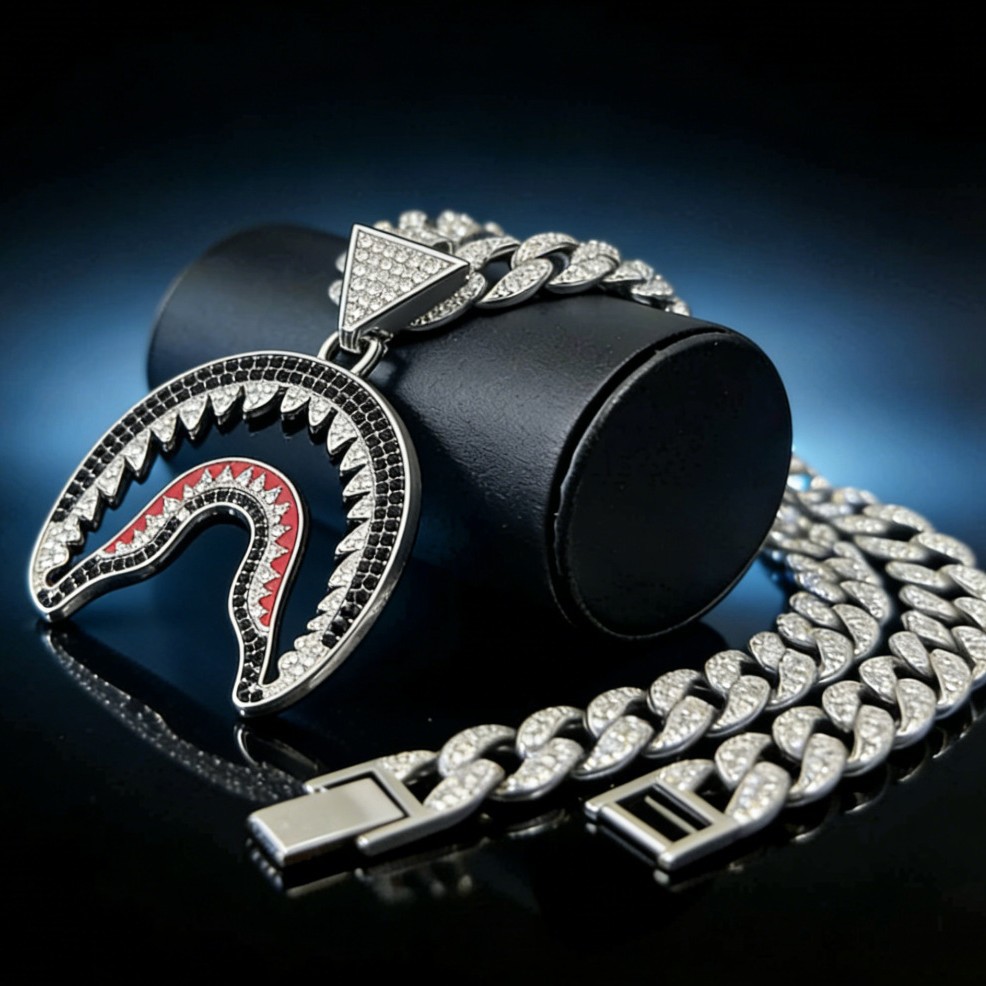 Europa y América calles viento taladro dientes de tiburón colgante de cadena cubana hombre collar de fuerza Hip Hop fábrica para llevar a cabo personalización