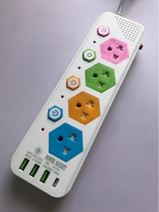 Interruptor separado con funciones de comercio exterior de 2500W de potencia de color USB, enchufe de conector estándar tailandés