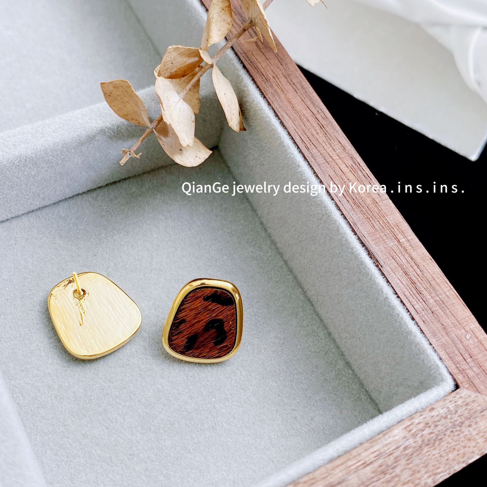 Selected Christmas Gifts Retro Trapezoidal Geometric Horsehair Leopard Print Earrings Women's Simple And Personalized Earrings Dating Gifts
_voghion.com