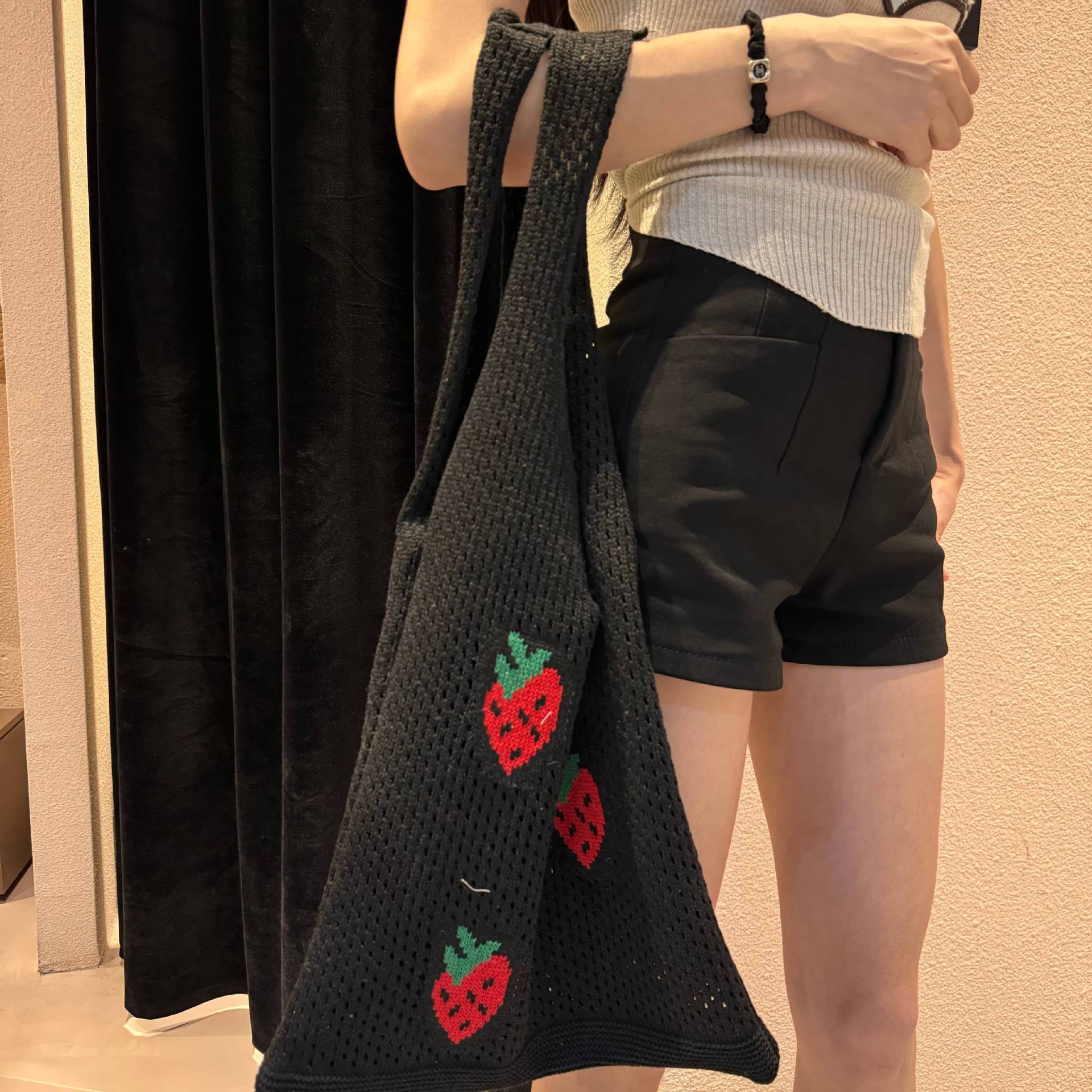Strawberry Pattern Women's Medium Polyester Strawberry Cute Square Open Tote Bag