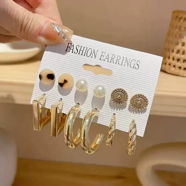 Golden earrings, 6 pair