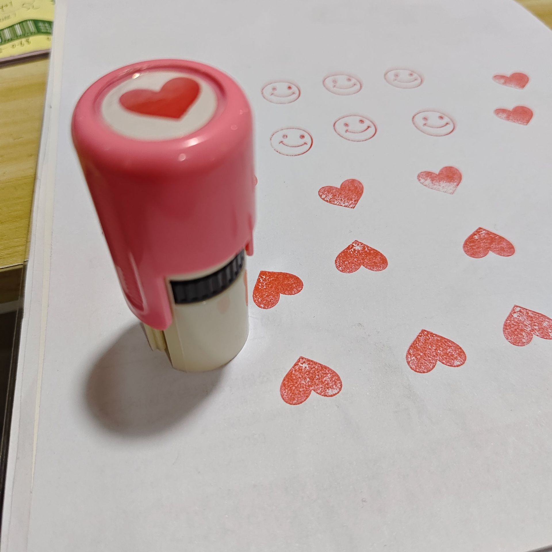 Sello de recompensa para niños Sello de enseñanza sensible a la luz Sello de maestros Comentarios de aliento Expresiones de pulgar Estrellas de texto Sello de tinta