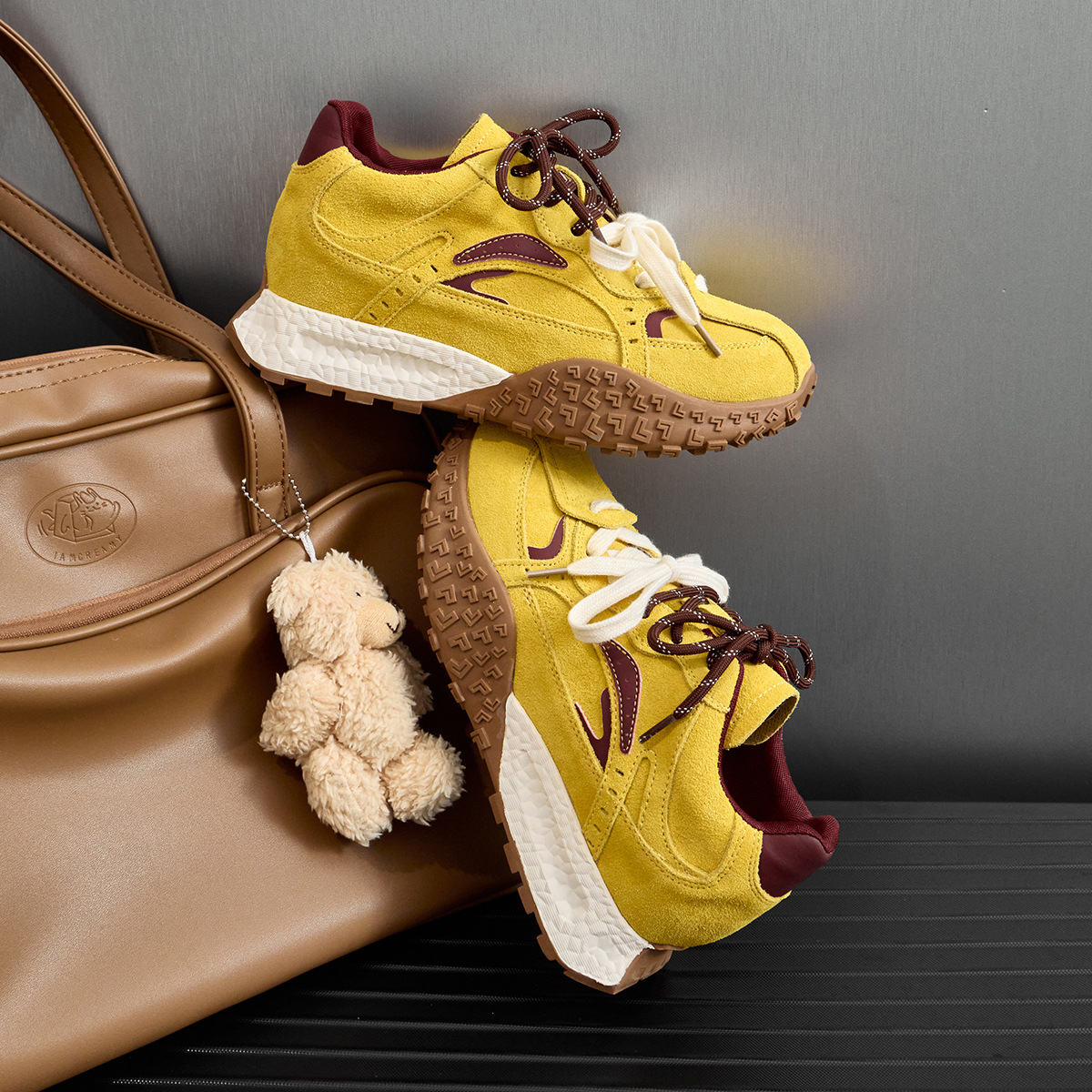 Cuero real ~ 7CM aumento de altura de zapatos de entrenamiento de mujer primavera y verano nuevo pequeño hombre deportivo casual zapatos Gump zapatos